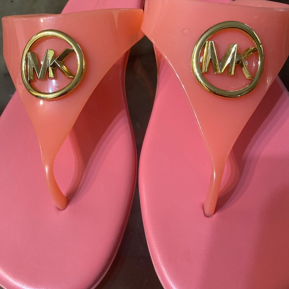 Pink Michael Kors flip flops size us 10m-8,5